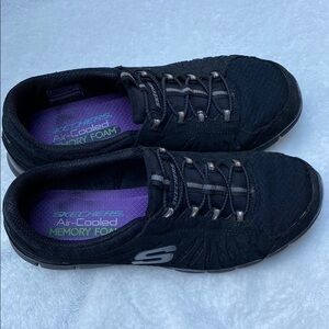 Skechers Black Minimalist Sneakers with Cushioned Sole
